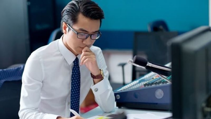 Đôi nét về tiểu sử BLV Bá Phú - Chàng trai có niềm đam mê bóng đá cực lớn 7 blv bá phú