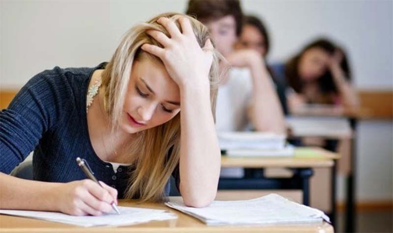 Mơ thấy làm bài kiểm tra nên đánh con gì? Giải mã giấc mơ 5 mơ thấy làm bài kiểm tra